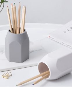 Simple solid silicone pen holder