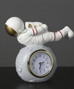 Astronaut creative children''s room bookcase desktop astronaut clock Trinket boy''s bedroom bedside decoration
